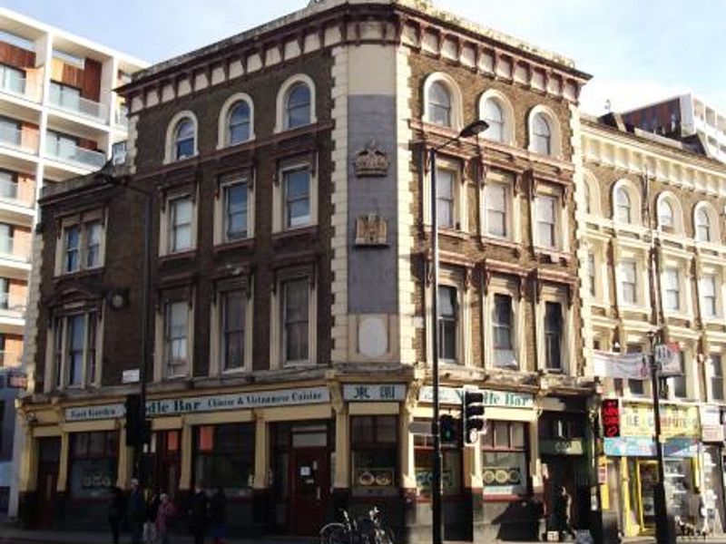 Crown & Castle London E8 taken Jan 2014. (Pub, External). Published on 22-01-2014
