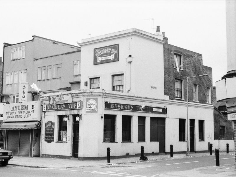 Brewery Tap London E8 taken 2 July1989. (Pub, External). Published on 21-06-2018 