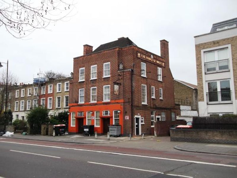 Prince of Wales London E8 taken April 2015. (Pub, External, Key). Published on 04-05-2015