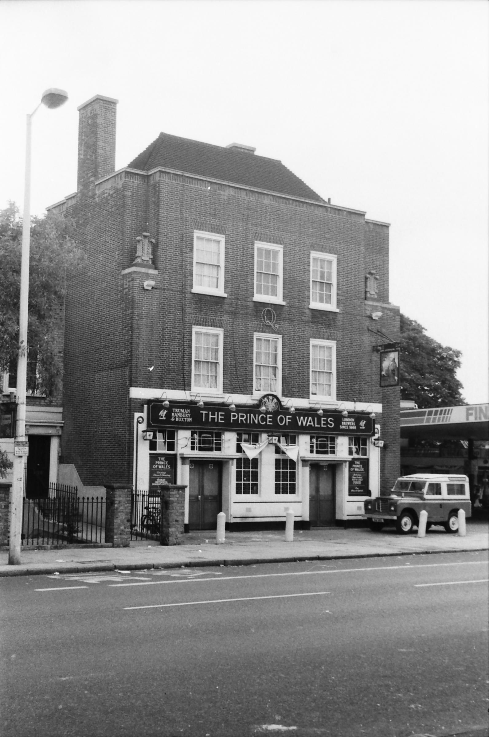 Prince of Wales London E8 taken 2 July 1989.. (External). Published on 21-06-2018