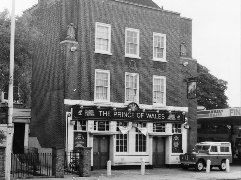 Prince of Wales London E8 taken 2 July 1989.. (External). Published on 21-06-2018