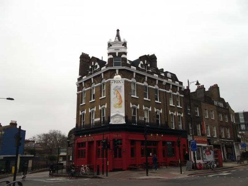 Fox London E8 taken April 2015. (Pub, External, Key). Published on 04-05-2015