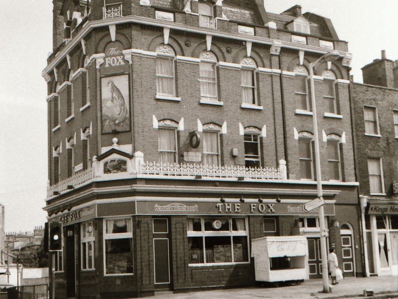 Fox London E8 taken in July 1989.. (Pub, External). Published on 21-06-2018