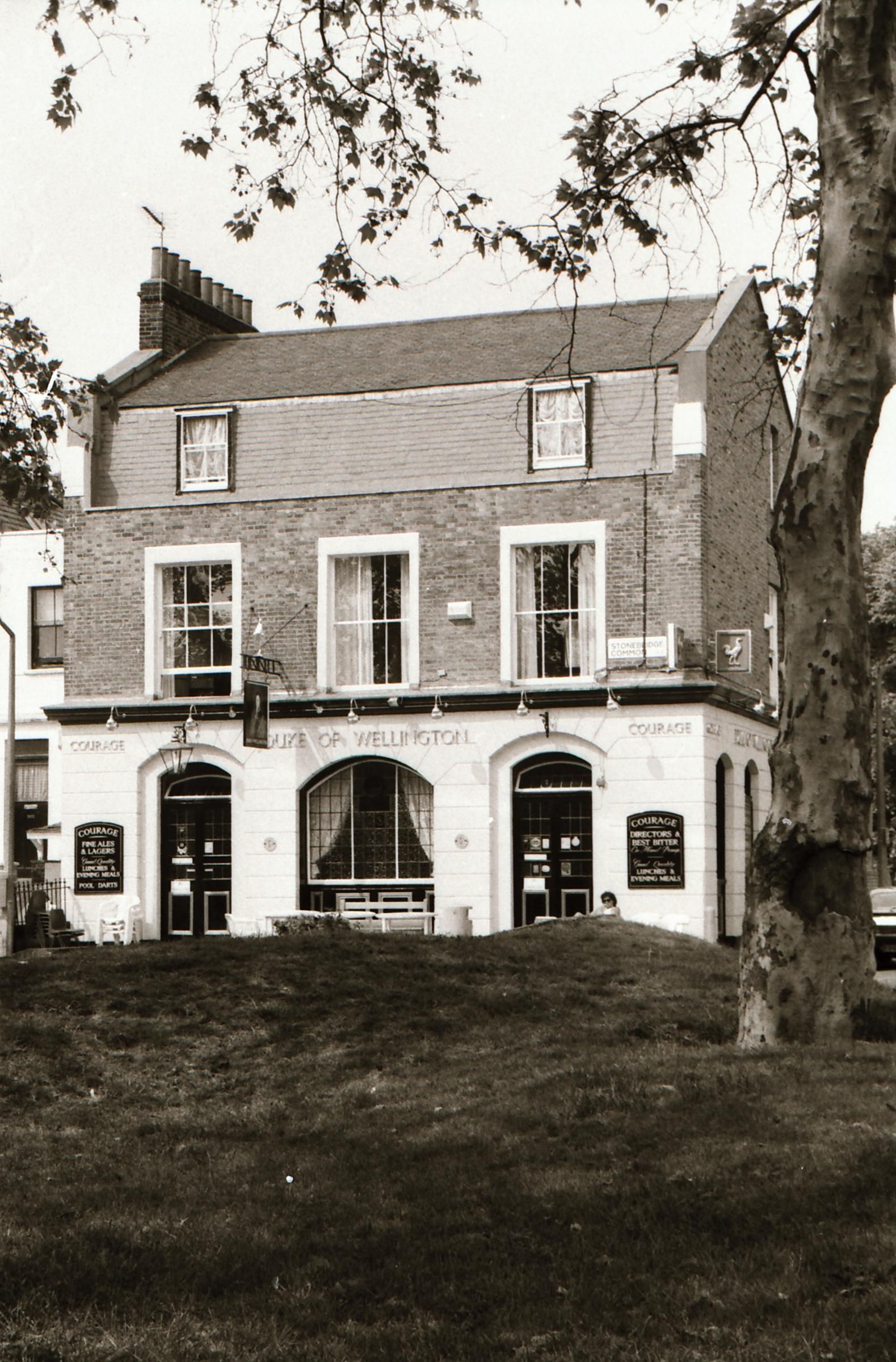 Duke of Wellington London E8 taken in July 1989.. (Pub, External). Published on 21-06-2018