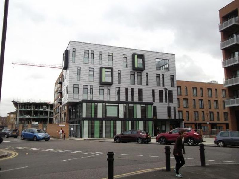 Black Bull (site of) London E8 taken April 2015. (Pub, External). Published on 04-05-2015 