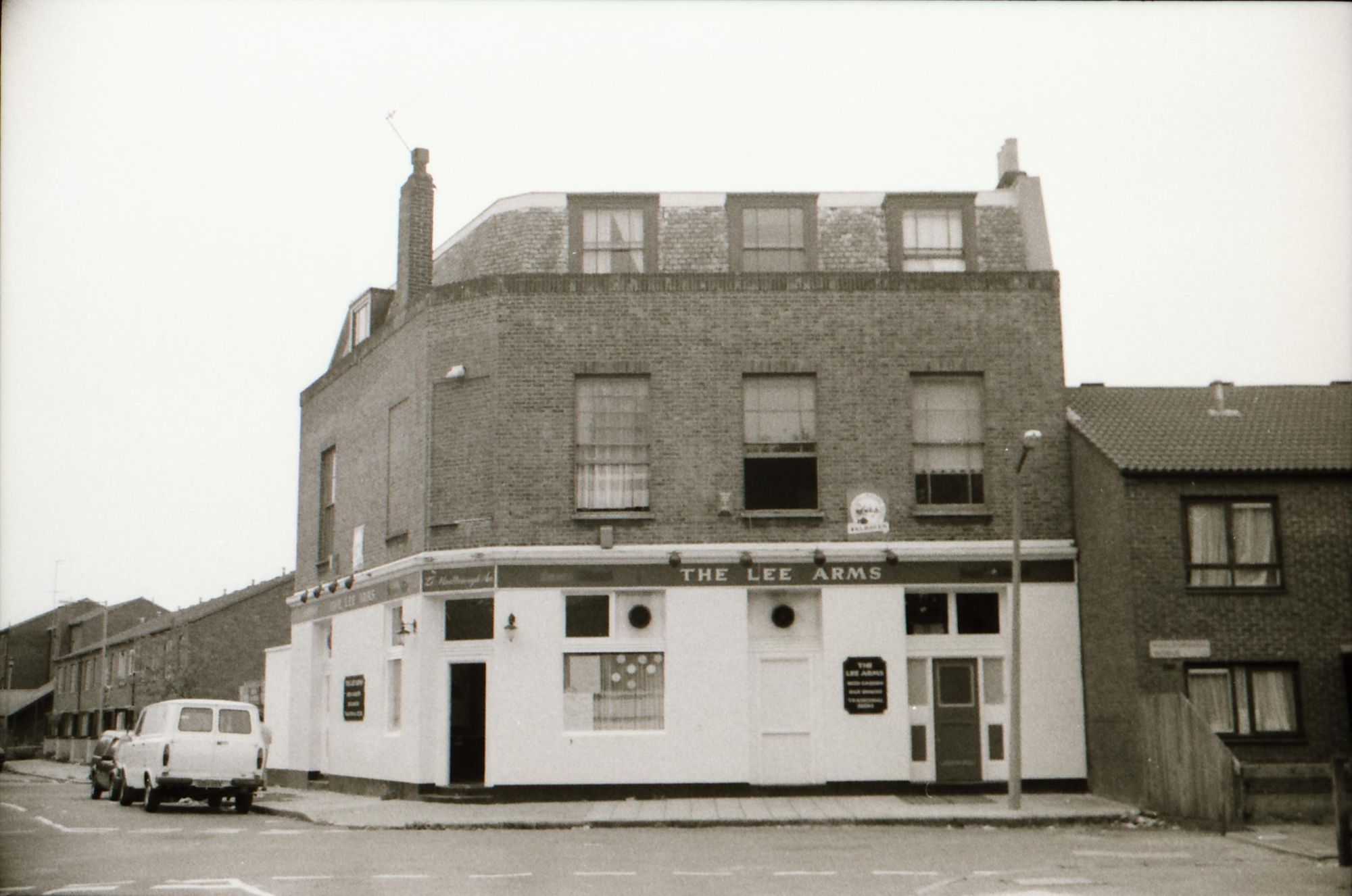 Lee Arms London E8 taken in Aug 1989.. (Pub, External). Published on 21-06-2018