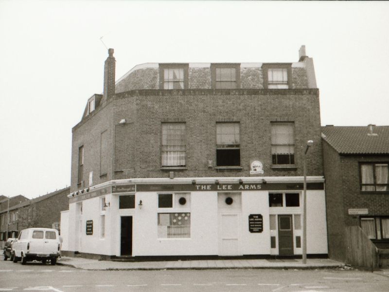 Lee Arms London E8 taken in Aug 1989.. (Pub, External). Published on 21-06-2018 