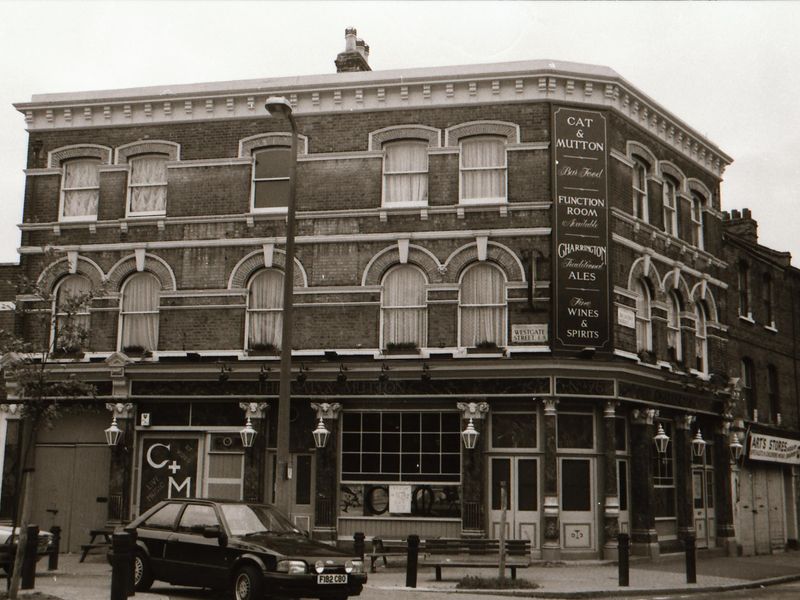 Cat & Mutton London E8 taken in  July 1989. (Pub, External). Published on 21-06-2018