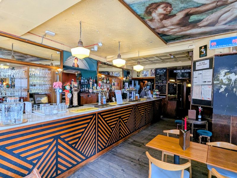 Dove Free House & Kitchen London E8 20250820. (Pub, Bar). Published on 23-12-2025 