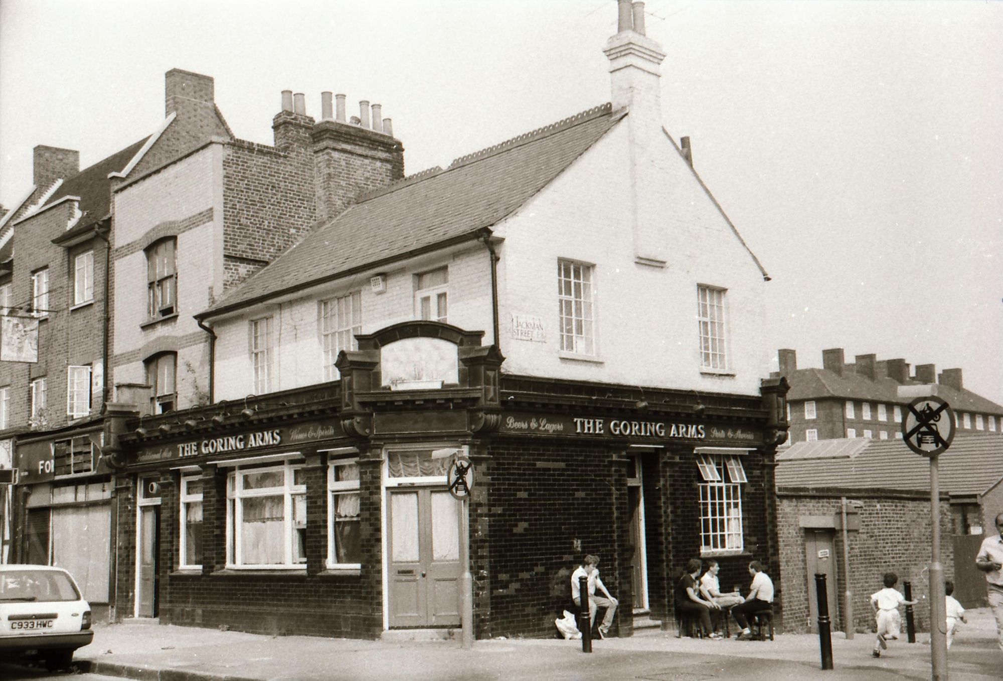 Goring Arms London E8 taken in July 1989.. (Pub, External). Published on 21-06-2018