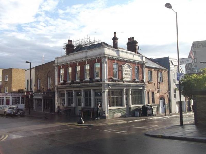 Sir Walter Scott London E8 taken Oct 2014. (Pub, External). Published on 31-10-2014