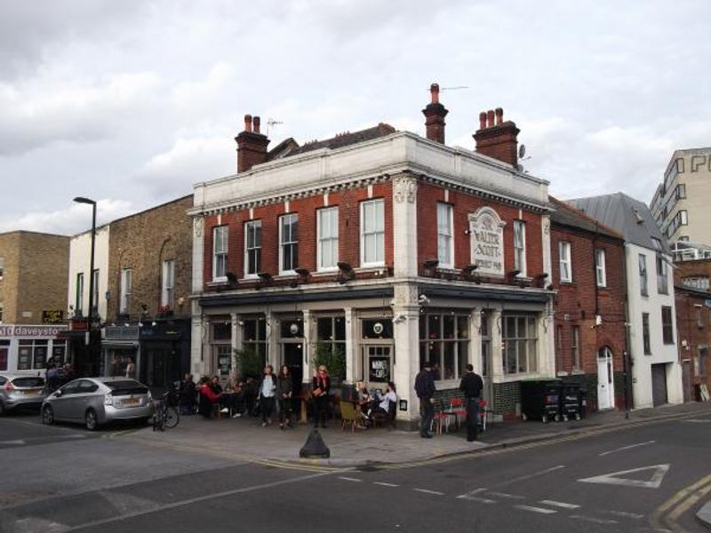 Sir Walter Scott London E8 taken May 2015. (Pub, External). Published on 13-06-2015