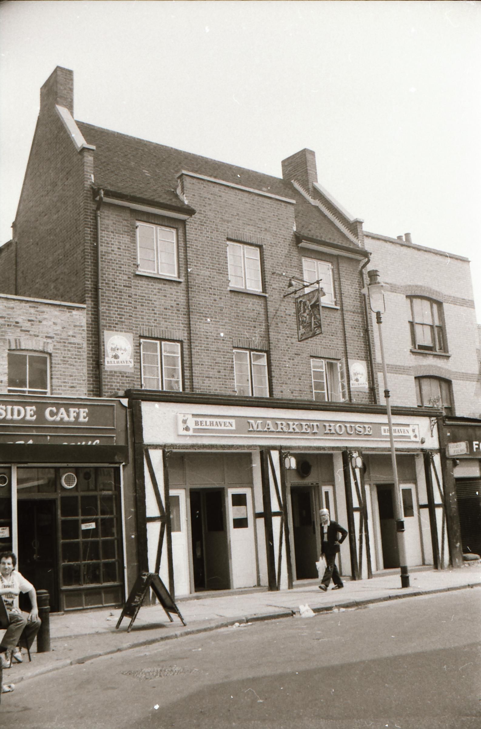 Market House London E8 taken in July 1989.. (Pub, External). Published on 21-06-2018