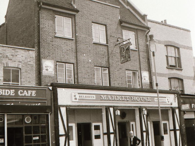 Market House London E8 taken in July 1989.. (Pub, External). Published on 21-06-2018