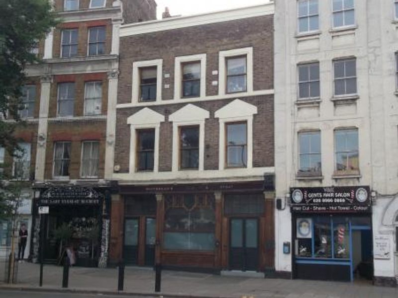 Rose & Crown London E8 takn May 2015. (Pub). Published on 28-04-2016 