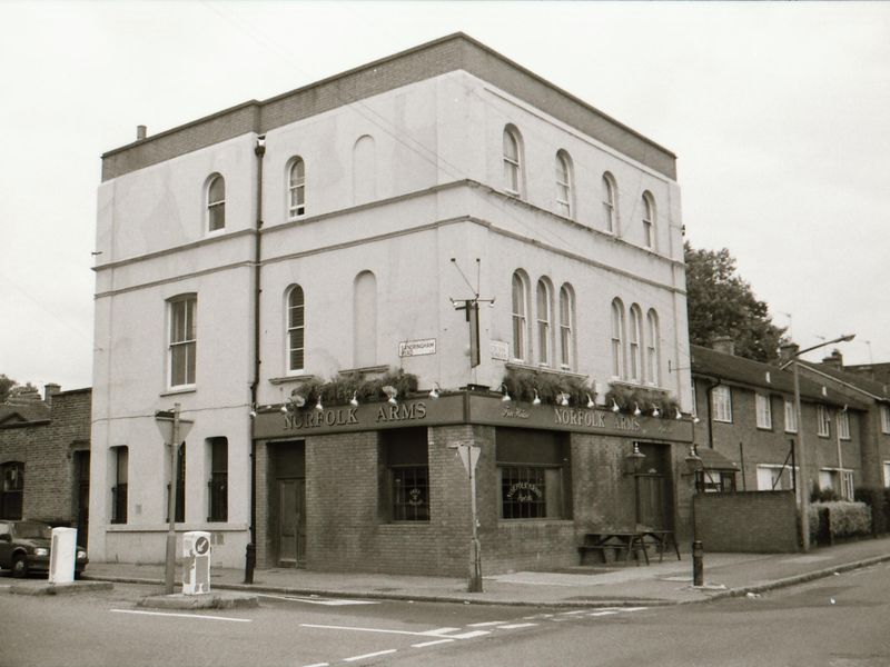 Norfolk Arms London E8 taken in Aug 1989.. (Pub, External, Key). Published on 21-06-2018