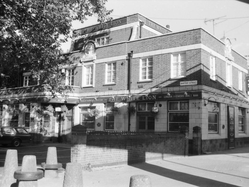 White Lion London E9 taken in Oct 1988.. (Pub, External, Key). Published on 08-09-2018 