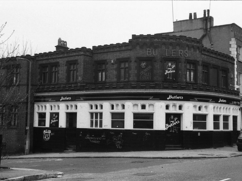 E9-Butlers taken 1 April 1989.. (Pub, External, Key). Published on 08-09-2018