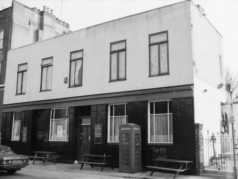 Top O' The Morning London E9 taken 1 April 1989.. (Pub, External). Published on 08-09-2018