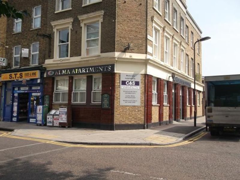 Alma London E9 taken Aug 2013. (Pub, External, Key). Published on 03-12-2013