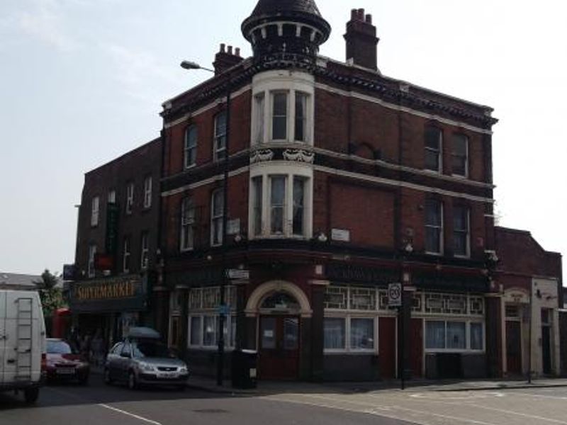 Jackdaw & Stump London E9 taken Aug 2013. (Pub, External). Published on 03-12-2013