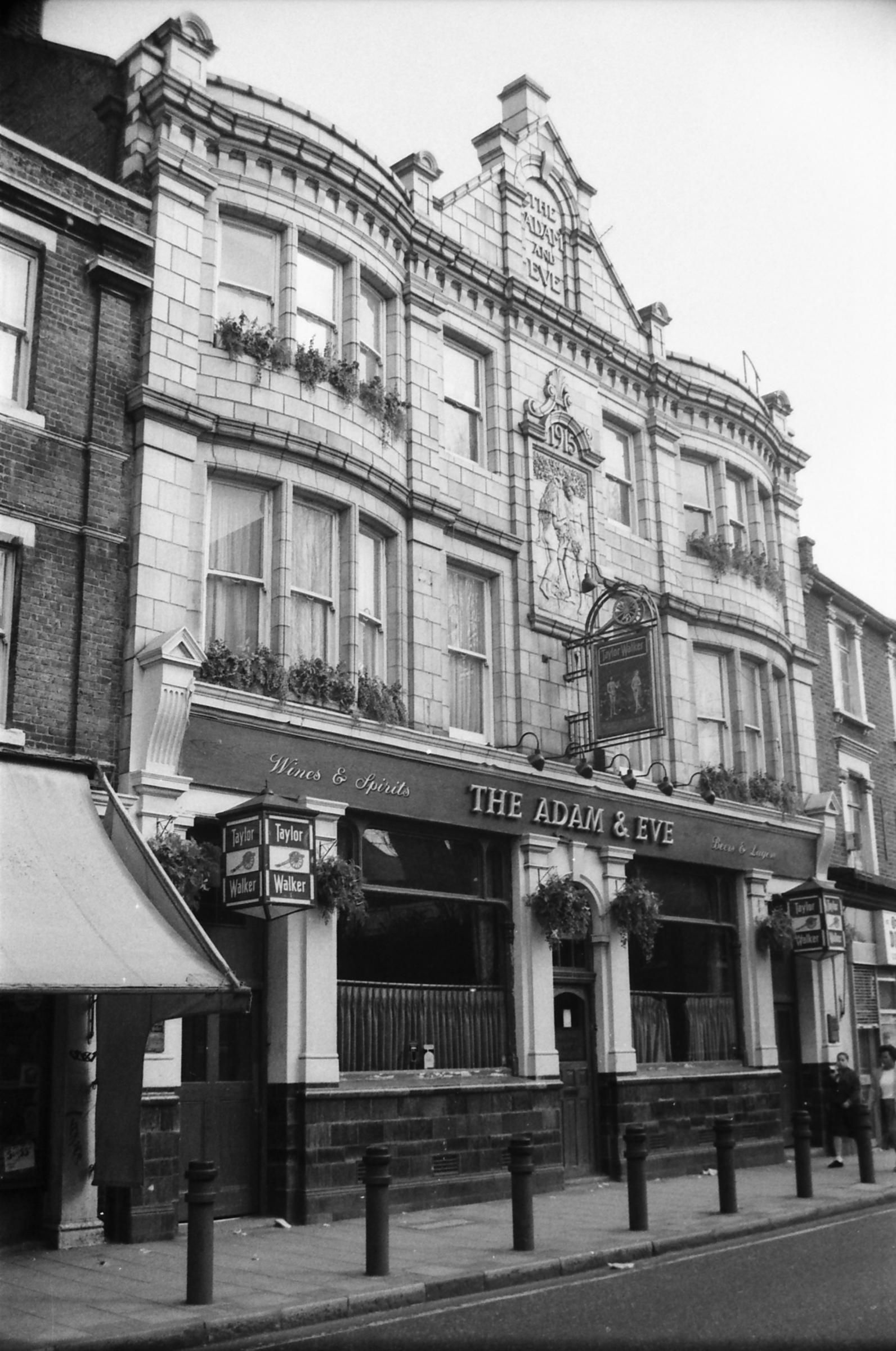 Adam & Eve London E9 taken 1 April 1989.. (Pub, External). Published on 08-09-2018