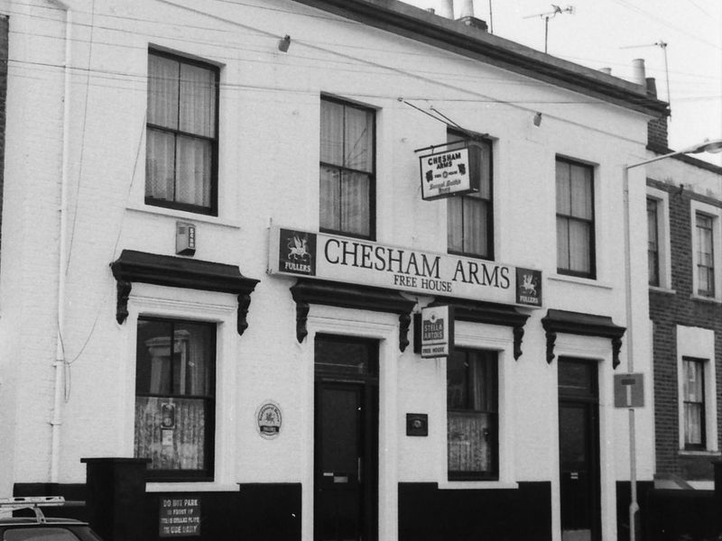 E9-CheshamArms taken 1 April 1989.. (Pub, External). Published on 08-09-2018