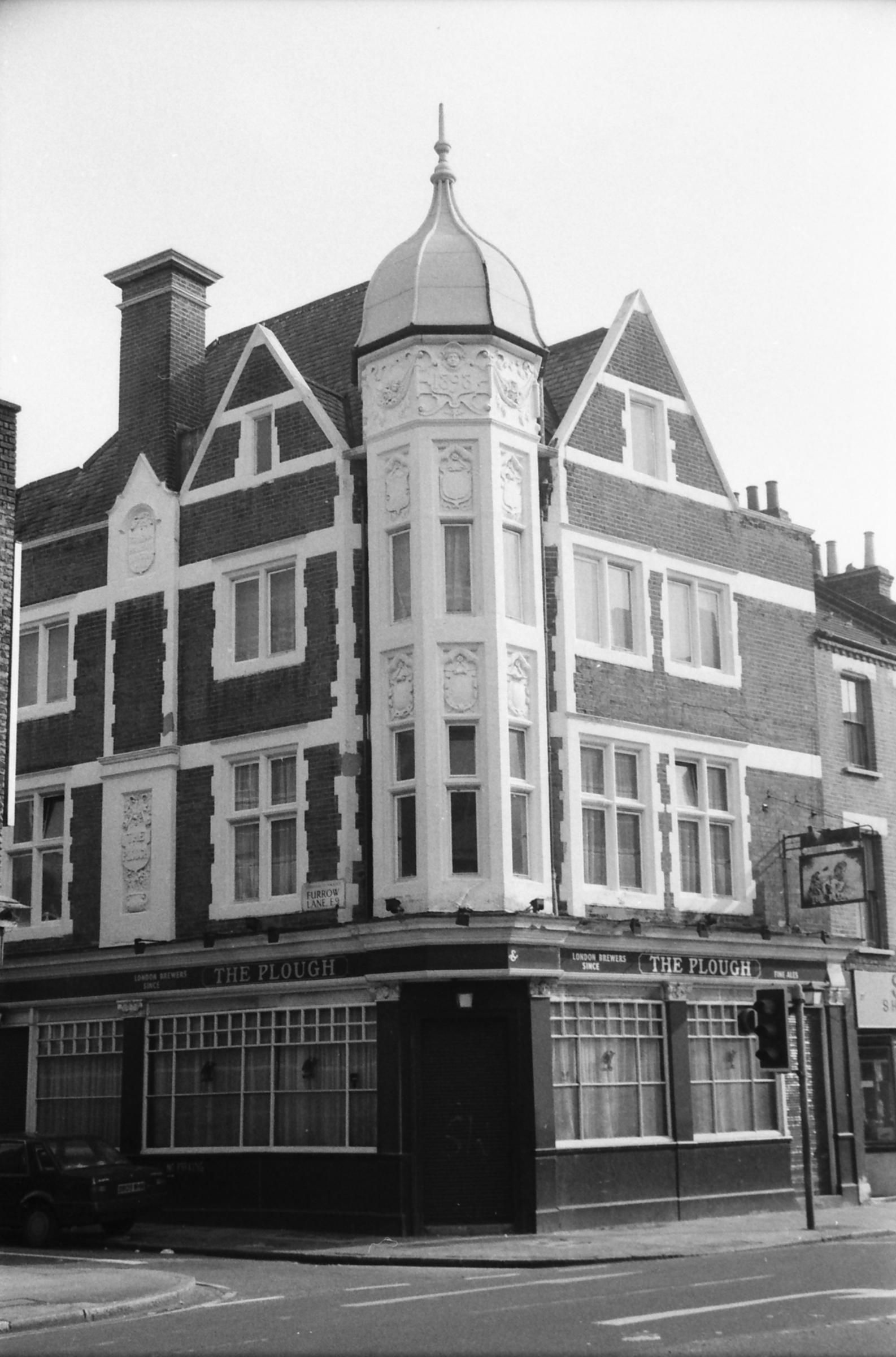 Plough London E9 taken 1 April 1989.. (Pub, External). Published on 08-09-2018