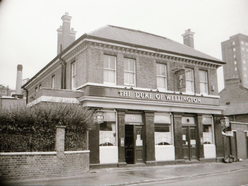 Duke of Wellington London E9 taken between Aug 1989.. (Pub, External). Published on 08-09-2018