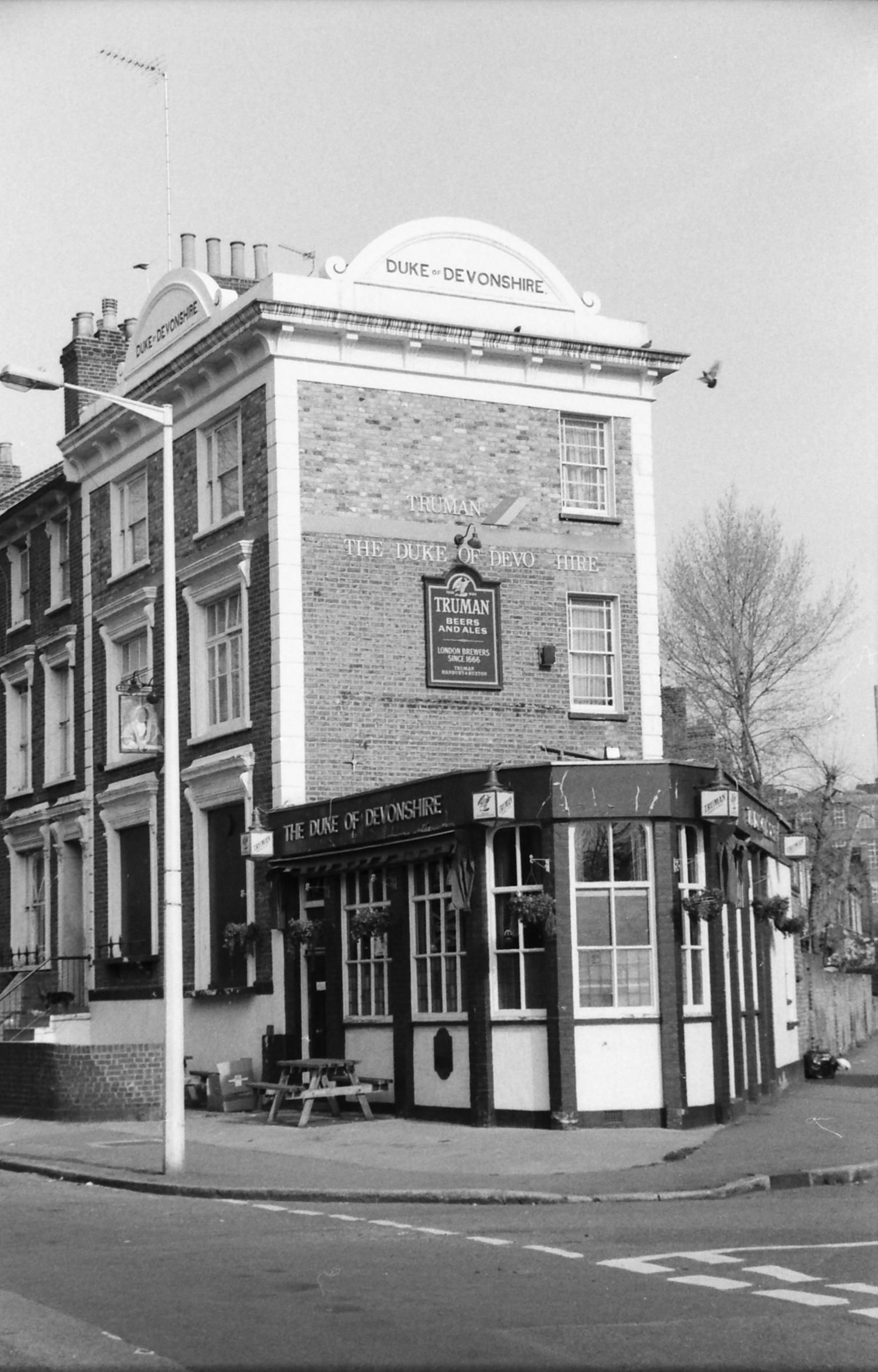 Duke of Devonshire London E9 taken 1 April 1989.. (Pub, External, Key). Published on 08-09-2018