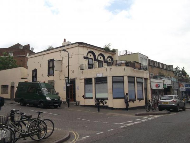 Brunswick Arms E9 taken June 2015. (Pub, External). Published on 13-08-2015