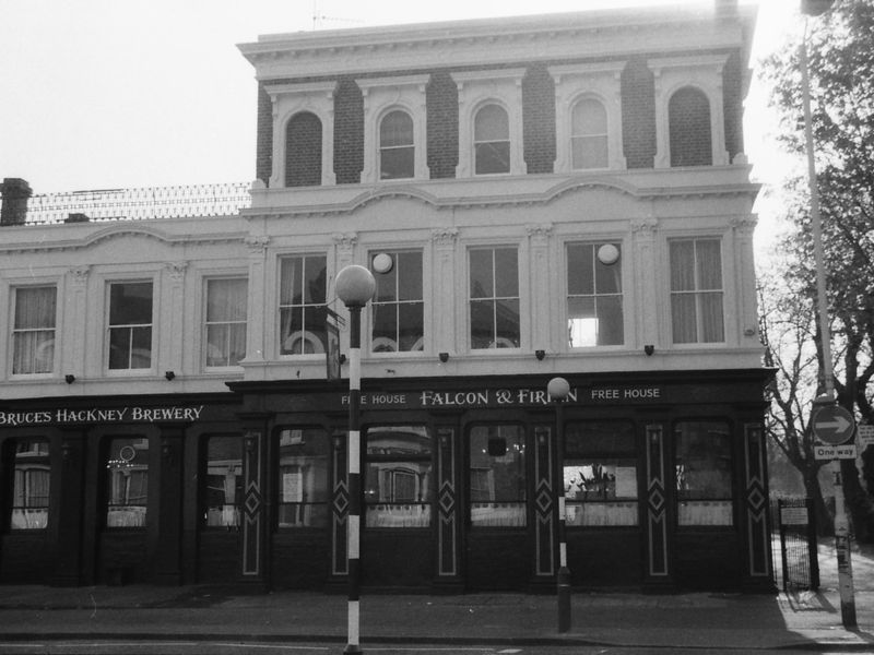 Falcon & Firkin London E9 taken 1 April 1989.. (Pub, External). Published on 08-09-2018