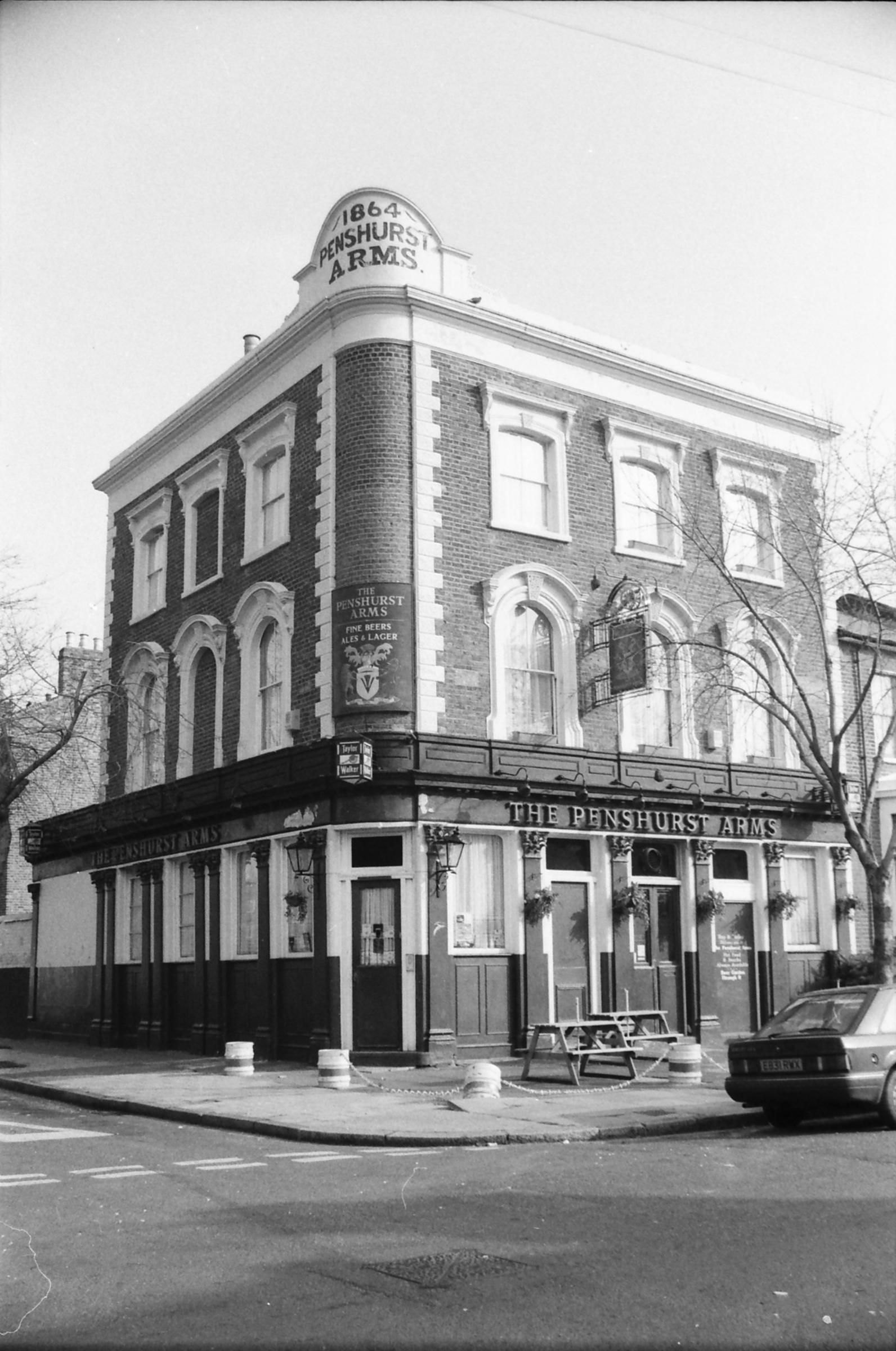 Northumberland Arms London E9 taken 1 April 1989.. (Pub, External). Published on 08-09-2018