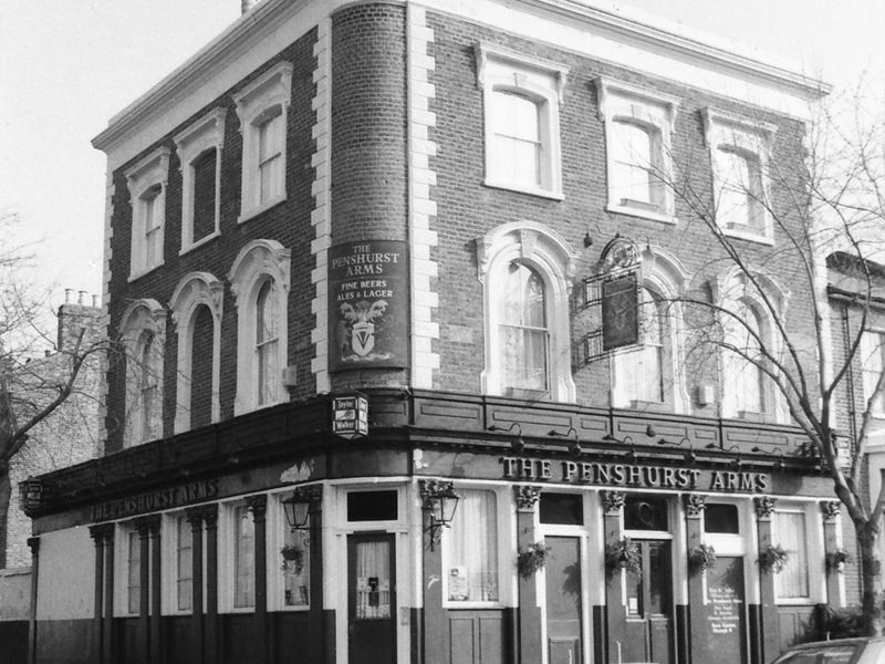 Northumberland Arms London E9 taken 1 April 1989.. (Pub, External). Published on 08-09-2018