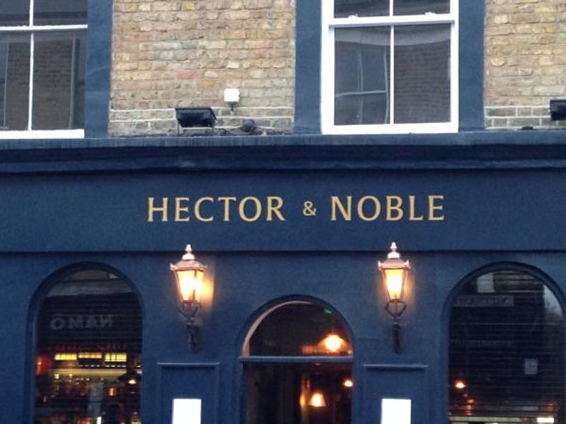 (Pub, External, Sign). Published on 25-04-2015 