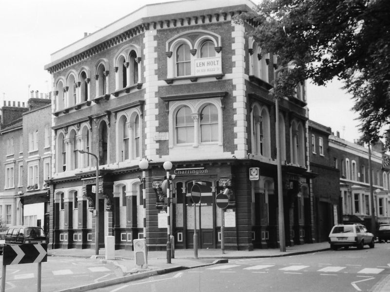 Bedford Hotel London E9 taken c1987.. (Pub, External). Published on 08-09-2018