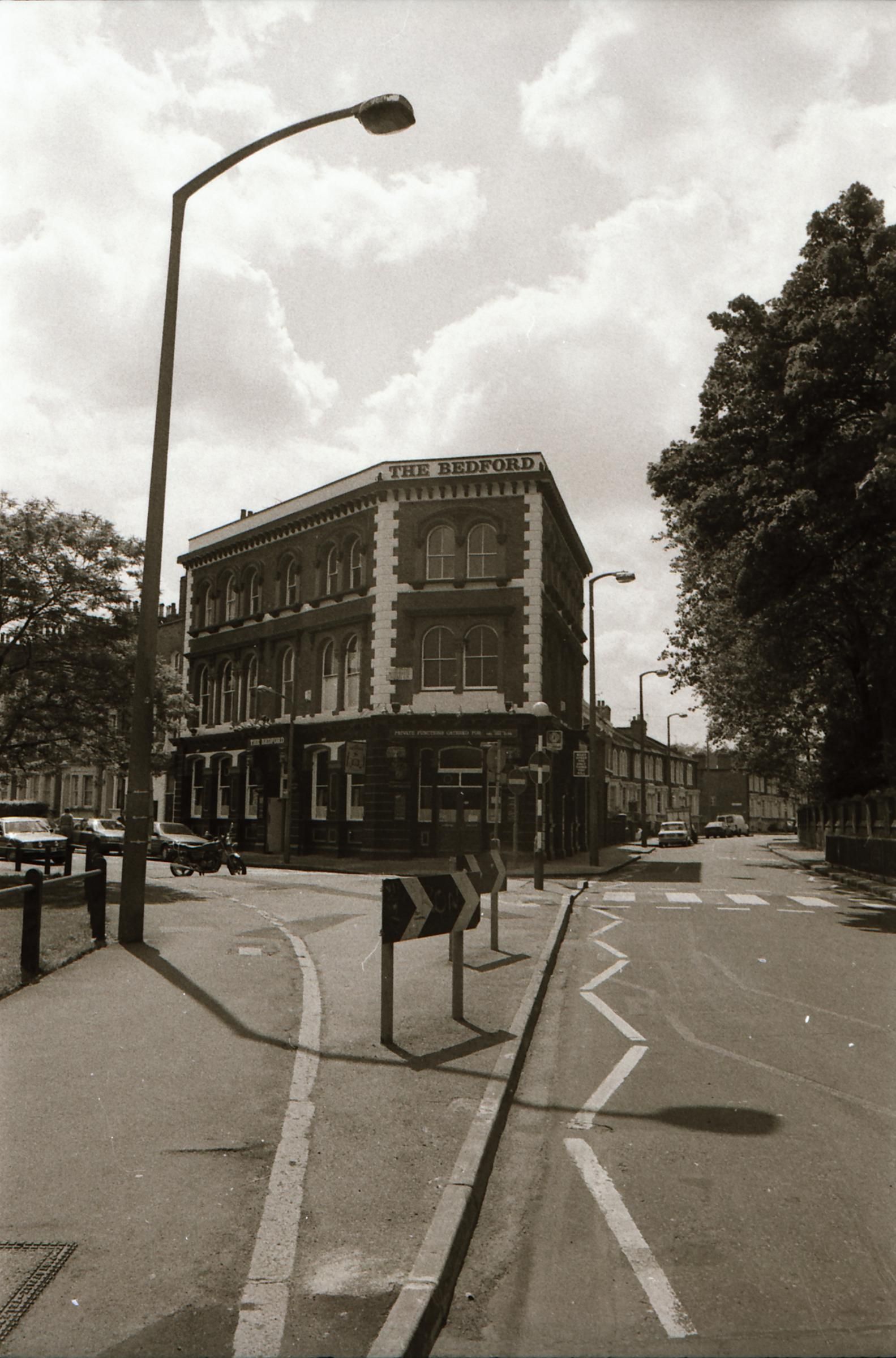 Bedford London E9 taken in May 1994.. (Pub, External). Published on 08-09-2018
