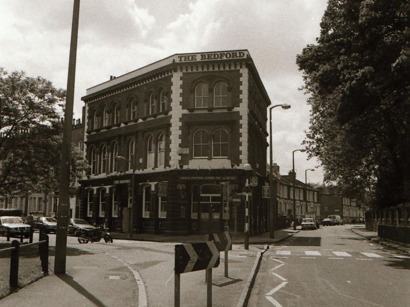 Bedford London E9 taken in May 1994.. (Pub, External). Published on 08-09-2018