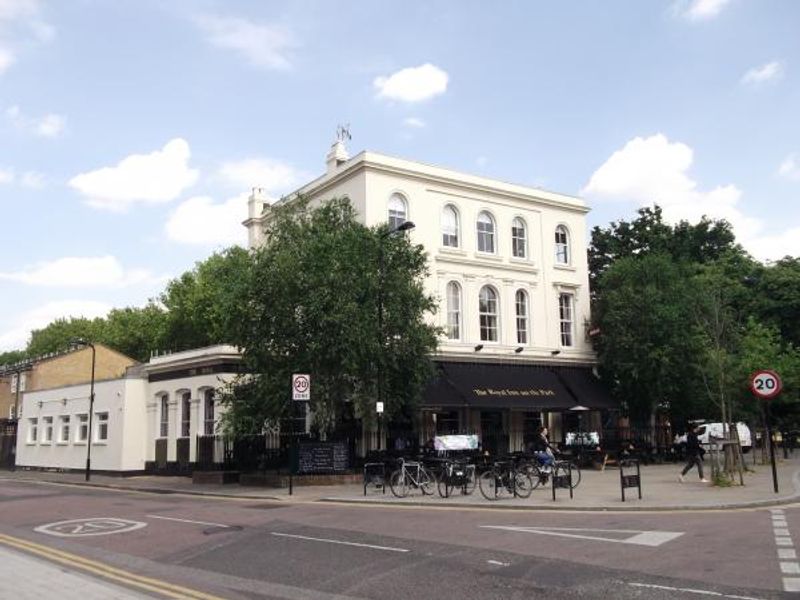 Royal In On The Park London E9 taken June 2015. (Pub, External). Published on 13-08-2015