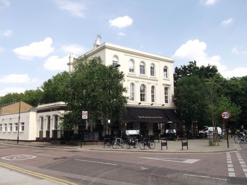 Royal In On The Park London E9 taken June 2015. (Pub, External). Published on 13-08-2015