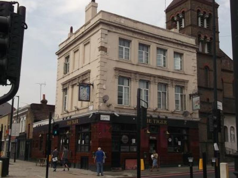 Tiger London E9 taken Aug 2013. (Pub, External). Published on 03-12-2013