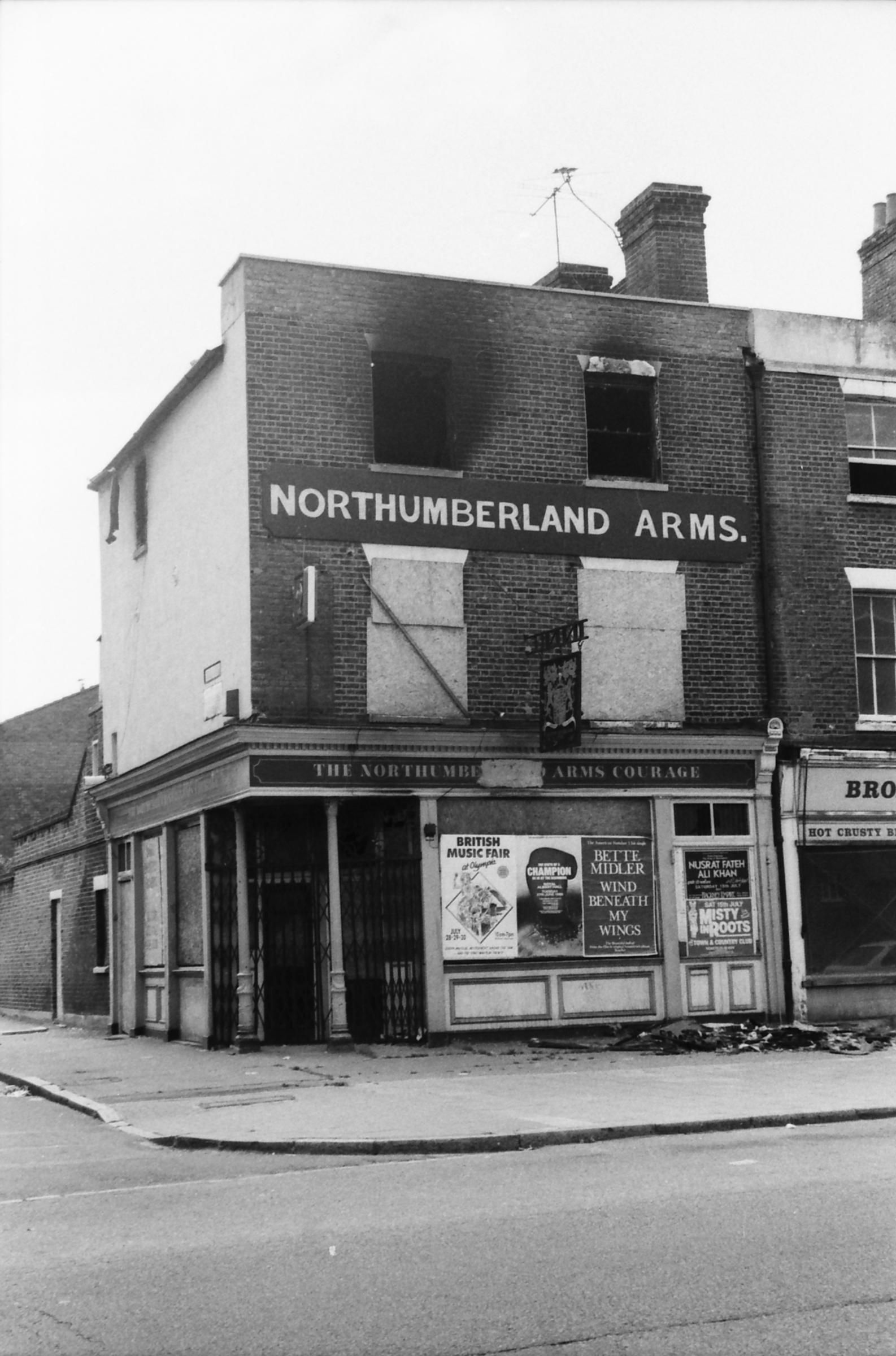 Northumberland Arms London E9 taken 2 Juy 1989.. (Pub, External, Key). Published on 08-09-2018