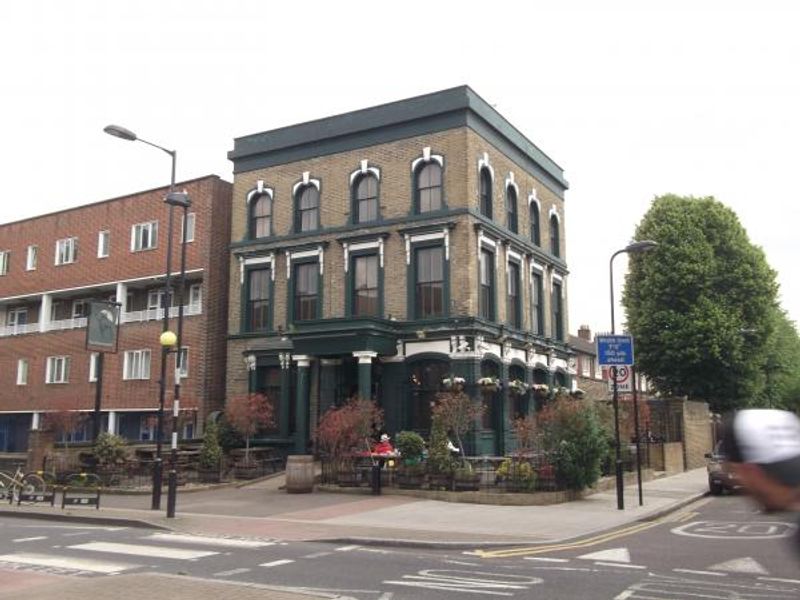 Hemmingway London E9 taken June 2015. (Pub). Published on 13-08-2015