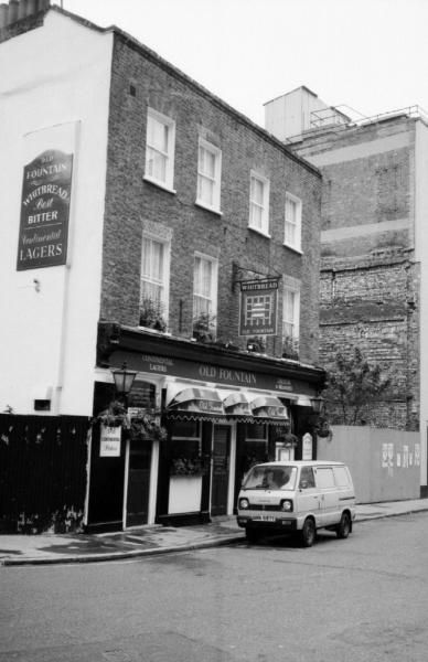 Old Fountain London EC1 taken July 1985.. (Pub). Published on 31-07-2016