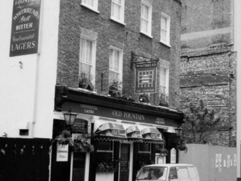 Old Fountain London EC1 taken July 1985.. (Pub). Published on 31-07-2016