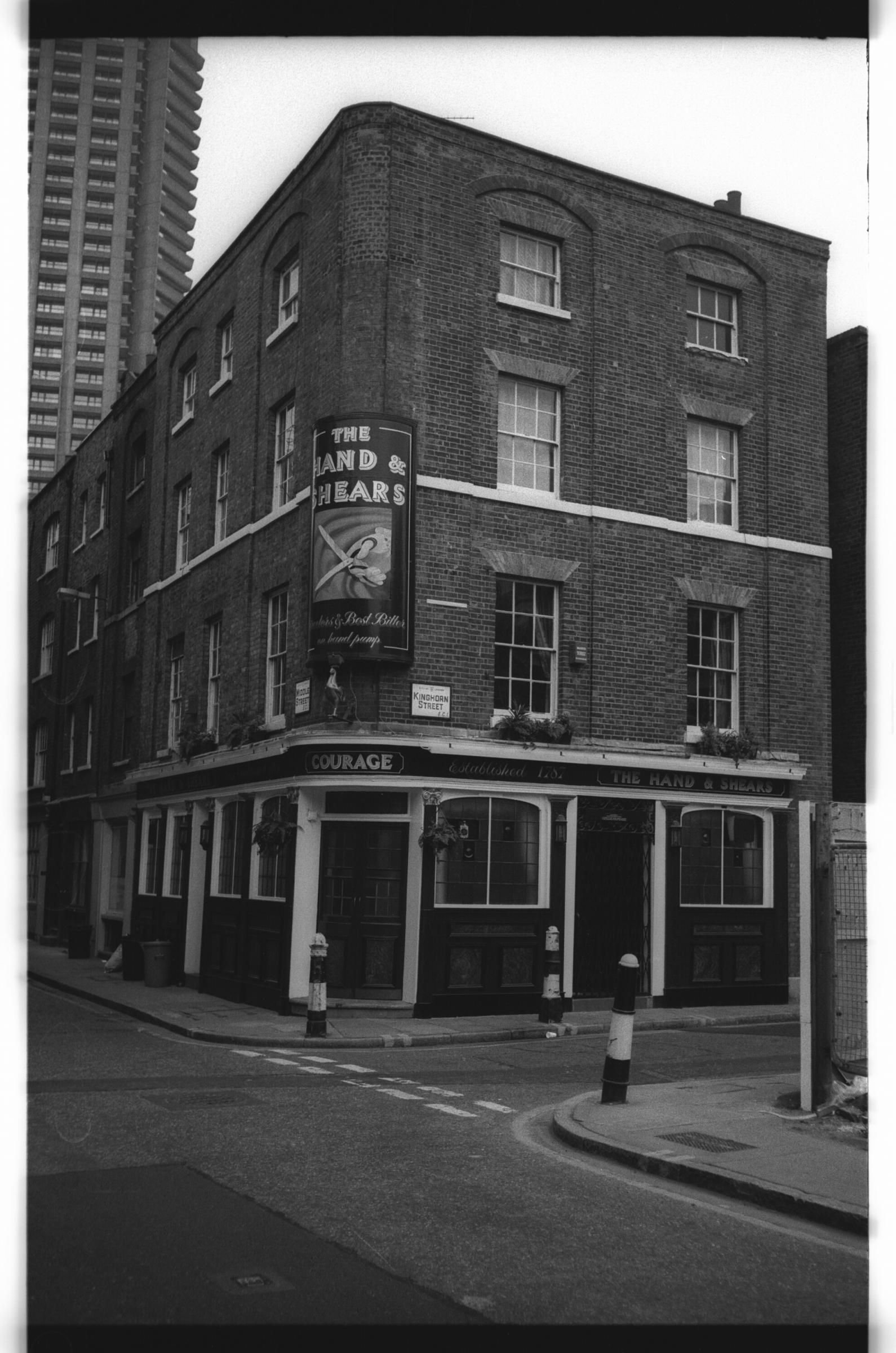 Hand & Shears London EC1 Taken July 1985.. (Pub). Published on 14-01-2019