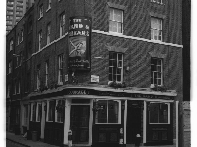 Hand & Shears London EC1 Taken July 1985.. (Pub). Published on 14-01-2019
