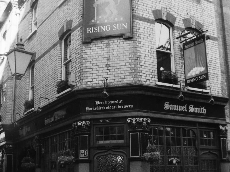 Rising Sun London EC1 taken Feb 1989.. (Pub, External). Published on 14-01-2019