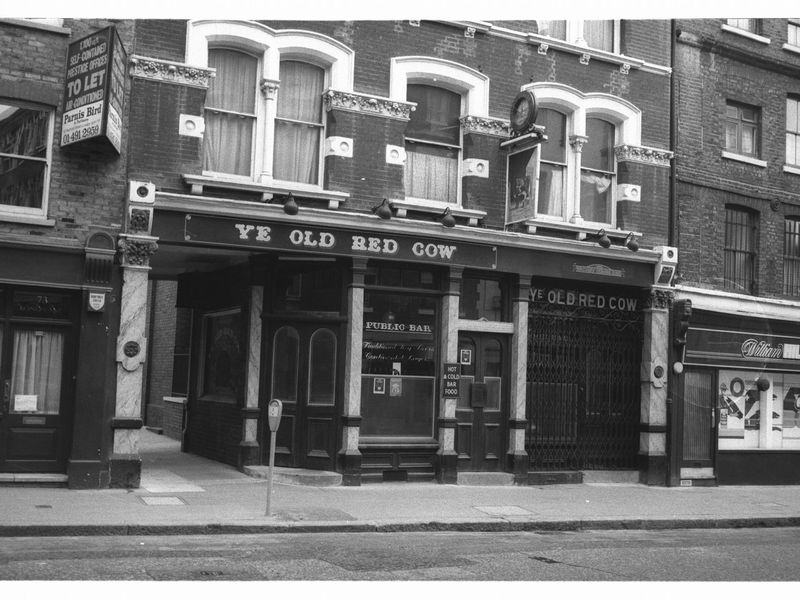 Ye Old Red Cow London EC1 taken July 1985.. (Pub, External). Published on 14-01-2019