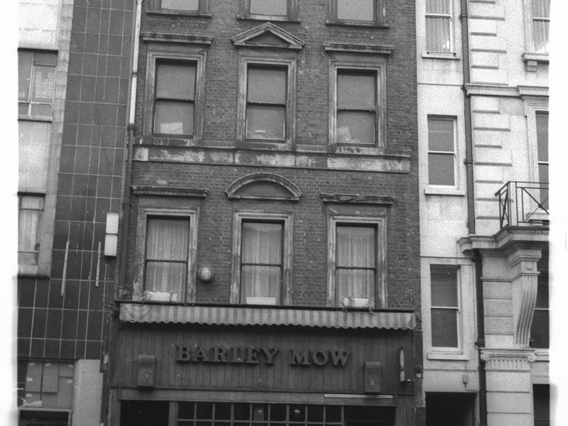 Barley Mow London EC1 taken in July 1985.. (Pub, External, Key). Published on 14-01-2019